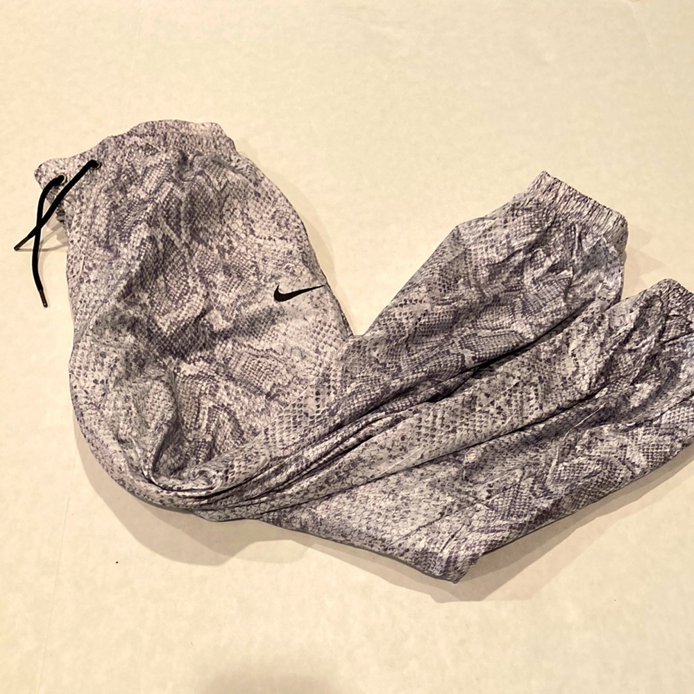 Nike womens high waisted mesh snakeskin joggers